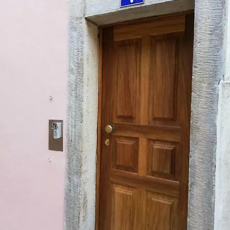 Door 7 Pipa Apartman